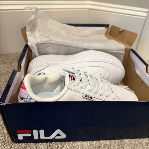 FILA Sandblast Oversole Sneakers - Picture 13 of 13